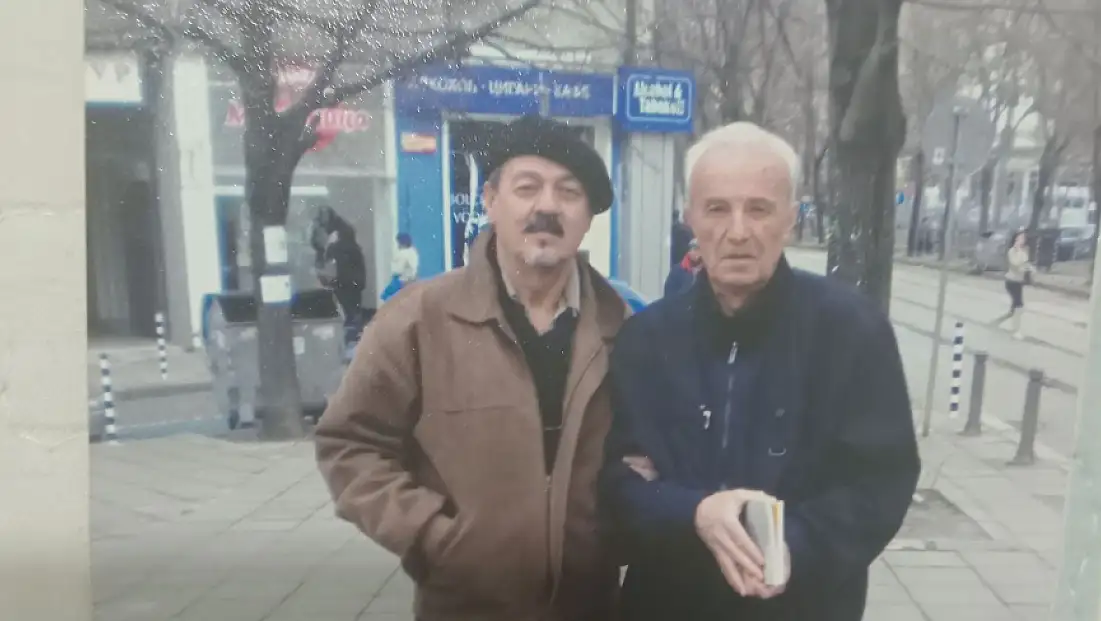 Tozlu tavan arasına kim attı seni