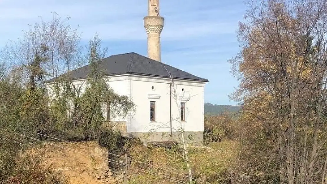 Minareyi kaybedersek, köyümüzü kaybederiz...