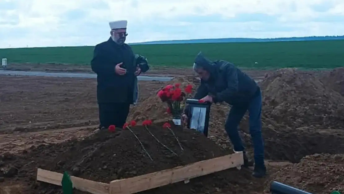 'ÖMÜR DEDİĞİN, BEŞİK İLE MUSALLA TAŞI ARASINDA...'