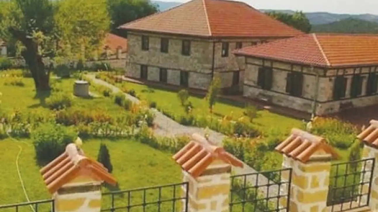 Mestanlı'daki Elmalı Baba Medresesi