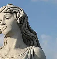 Gelincikler kırmızıya boyanırken öp beni