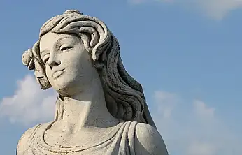 Gelincikler kırmızıya boyanırken öp beni