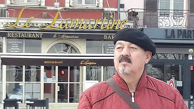 Tozlu tavan arasına kim attı seni