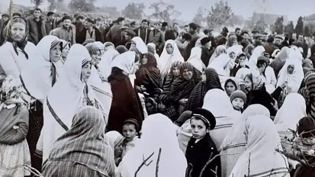 Babam Müslüman mezarlığında, annem ise Hristiyan maşatlığında yatmakta...