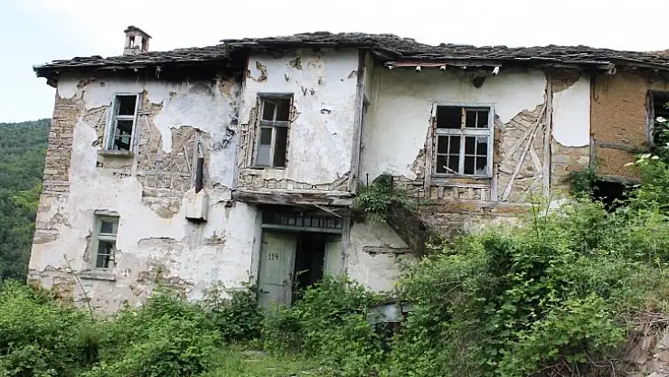 Kalacak olan yerini, gidecek olan yolunu bulur