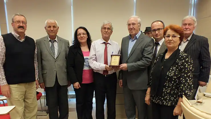 Düşünce yastığı, duygu yorganı olan şair