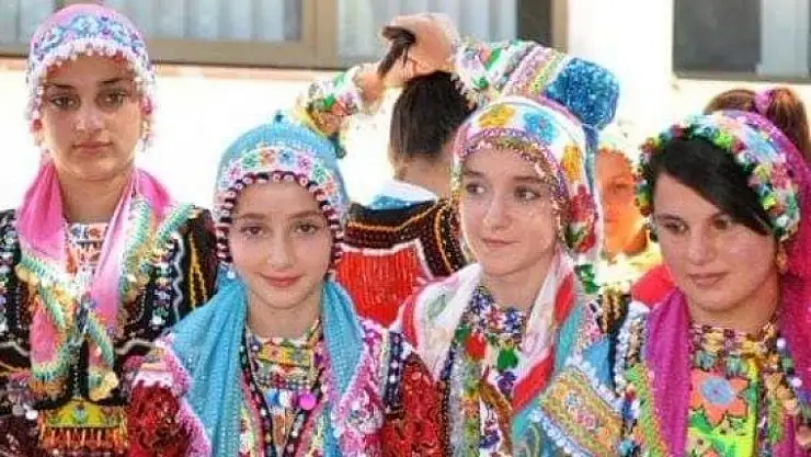 BANA İSMİMLE HİTAP ETME…