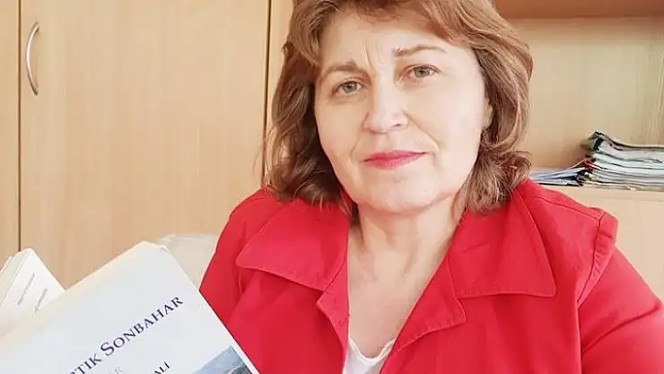OKUDUĞUM KİTAPLA SELFİE