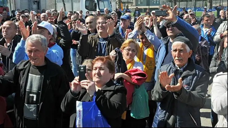 ÖZ VE BİÇİM DEĞİŞTİRME ZAMANI GEÇTİ...