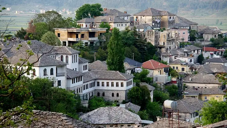 ARNAVUTLUK PROJESİNE SIRBİSTAN FRENİ