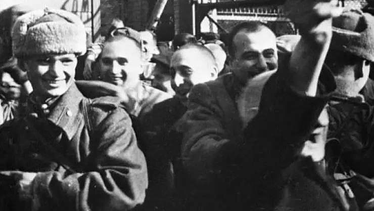 Kızıl Ordu'ya alınan Türk soylu askerler